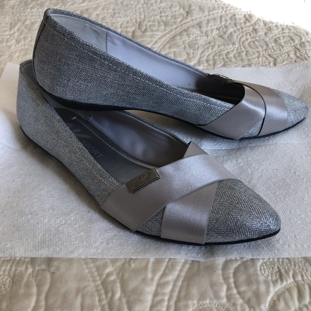 Women’s Silver Anne Klein Flats Size 10M